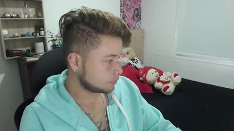 Snapshot of johanleonsweetboy chatting on March 2025 01:03:01 PM JOHAN independient model online show from March 2025 01:03:01 PM