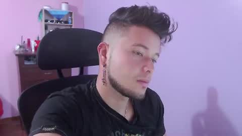 JOHAN independient model online show from July 2026 09:06:02 PM