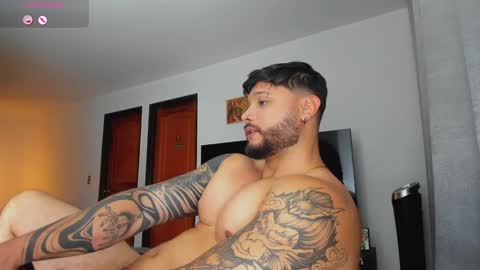 Snapshot of johatsu chatting on December 2024 02:05:01 AM King - online show from December 2024 02:05:01 AM