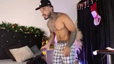 Snapshot of john_and_louis chatting on November 2025 11:05:01 AM John online show from November 2025 11:05:01 AM