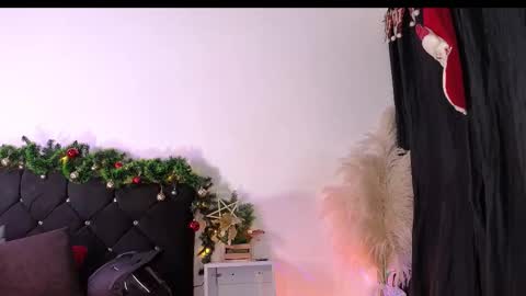 Snapshot of john_and_louis chatting on December 2025 11:06:02 AM John online show from December 2025 11:06:02 AM