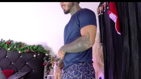 Snapshot of john_and_louis chatting on December 2025 11:06:01 AM John online show from December 2025 11:06:01 AM