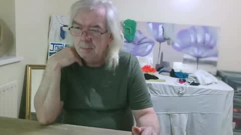 Snapshot of john_little_one chatting on December 2024 12:33:02 AM JOHN online show from December 2024 12:33:02 AM