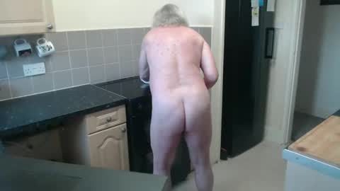 Snapshot of john_little_one chatting on December 2024 01:03:02 PM JOHN online show from December 2024 01:03:02 PM