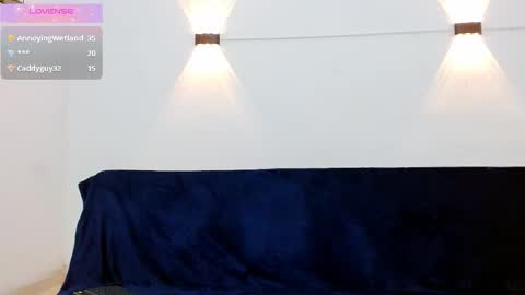 john_ssnow29 online show from October 2025 10:59:02 AM