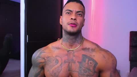 Snapshot of johnbelt_ chatting on November 2025 09:25:02 PM john belt online show from November 2025 09:25:02 PM