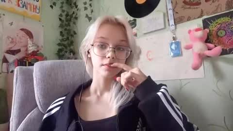 Snapshot of johnettareynero chatting on April 2026 11:07:02 AM Toi online show from April 2026 11:07:02 AM