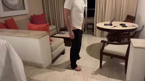Snapshot of johnfitzzzzz chatting on February 2025 03:37:01 AM J online show from February 2025 03:37:01 AM