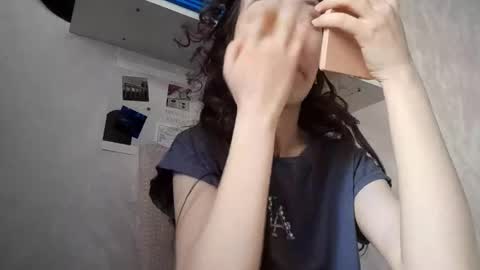 Molly online show from November 2025 03:10:02 AM