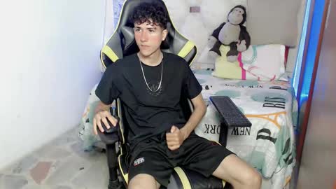 johnny_cagee online show from November 2025 04:01:01 AM