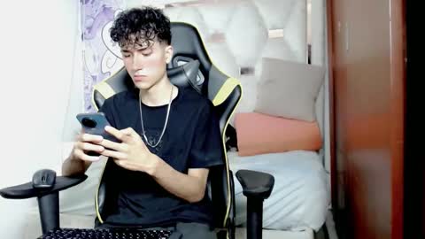 johnny_cagee online show from December 2025 03:33:01 AM