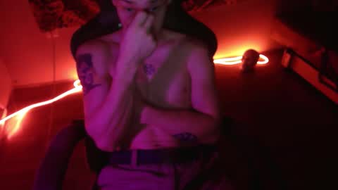 Johnny online show from November 2025 04:10:02 AM