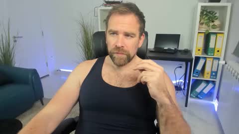 Snapshot of johnnydough82 chatting on December 2025 09:18:02 AM johnnydough82 online show from December 2025 09:18:02 AM