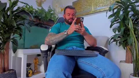 JOHNNY online show from April 2026 09:56:02 PM