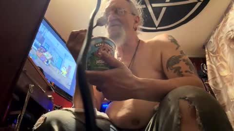 Snapshot of johnnyshung1 chatting on March 2026 10:37:01 AM johnnyshung1 online show from March 2026 10:37:01 AM