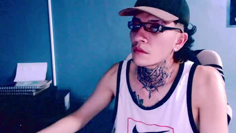 johnsonisaac94  online show from December 2024 05:01:01 AM