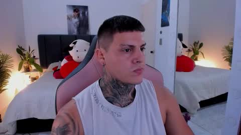 Johny online show from October 2025 04:06:02 PM