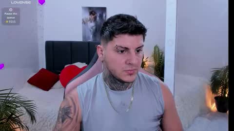 Johny online show from December 2025 06:37:02 PM