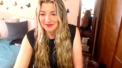 Jolie Mature online show from October 2025 09:37:01 PM