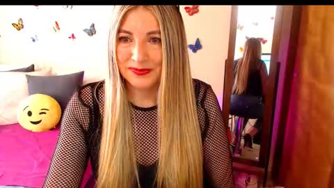 Jolie Mature online show from October 2025 09:38:01 PM