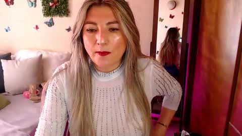 Jolie Mature online show from May 2026 08:38:02 PM
