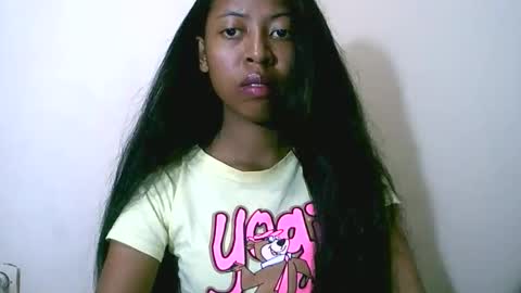 joliekah27 online show from November 2025 08:41:01 PM