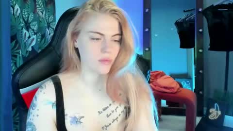 Snapshot of jolly_doll_ chatting on January 2025 03:07:02 AM Jolly online show from January 2025 03:07:02 AM