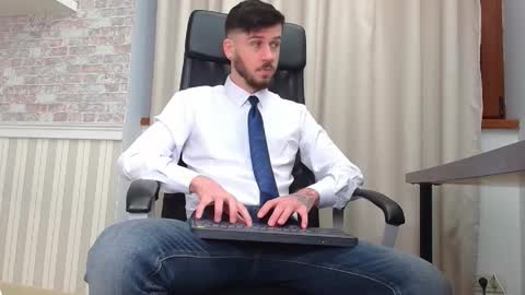 Snapshot of jonahshaw chatting on November 2025 05:18:01 AM JonahShaw online show from November 2025 05:18:01 AM