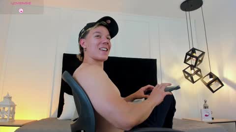Jonathan Danielss  online show from February 2025 03:05:01 PM