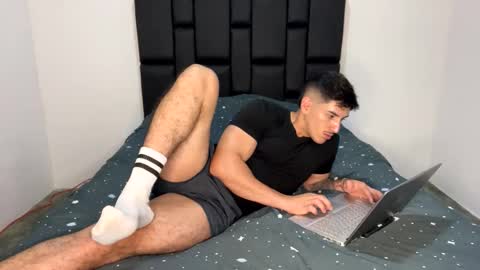 jonathancast08 online show from April 2026 06:24:02 PM