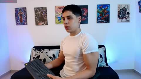 Instagram jonathanfit14 online show from April 2026 11:21:01 PM