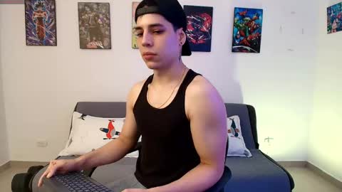 Instagram jonathanfit14 online show from May 2026 10:59:01 PM