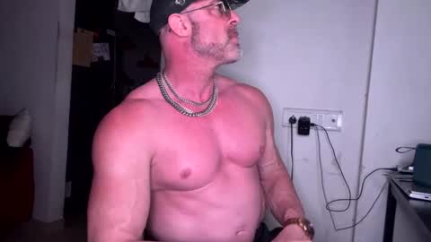 Snapshot of jonnycockfill chatting on November 2025 10:08:02 PM Jonny Cockfill online show from November 2025 10:08:02 PM