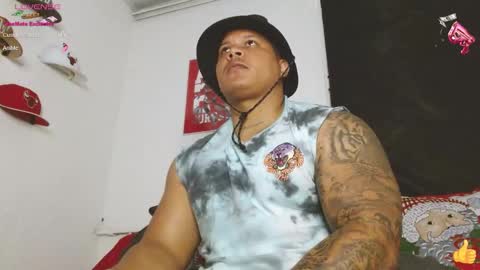 Snapshot of jordann_black_bigcock_ chatting on December 2024 06:01:02 PM online show from December 2024 06:01:02 PM