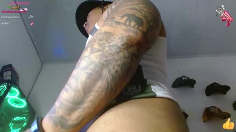 Snapshot of jordann_black_bigcock_ chatting on January 2025 10:02:01 PM online show from January 2025 10:02:01 PM