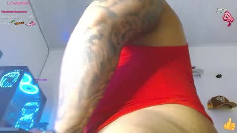 Snapshot of jordann_black_bigcock_ chatting on January 2025 01:16:01 AM online show from January 2025 01:16:01 AM