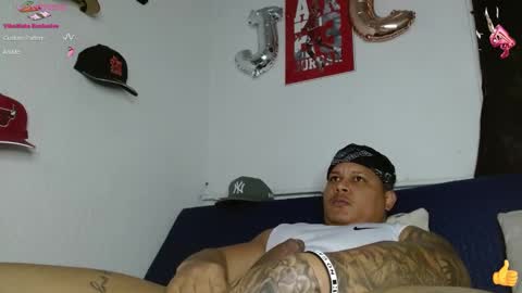 Snapshot of jordann_black_bigcock_ chatting on March 2025 05:21:02 AM online show from March 2025 05:21:02 AM