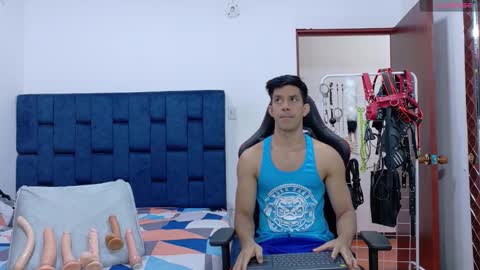 jose_rumbero91 online show from January 2026 12:32:01 PM