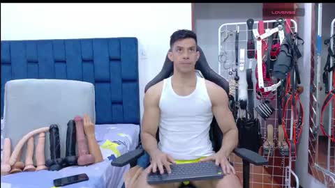 jose_rumbero91 online show from May 2026 10:31:02 AM