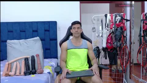 jose_rumbero91 online show from May 2026 11:27:01 AM