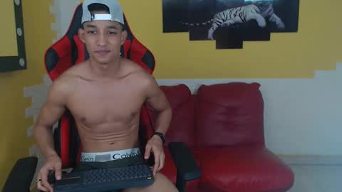 jose_sexycumm online show from December 2024 12:22:01 AM