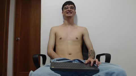 alejandro online show from May 2026 07:03:01 AM