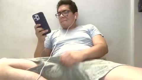 Snapshot of joselino249595_ chatting on February 2025 04:25:01 AM TwinkJoselinoHot online show from February 2025 04:25:01 AM