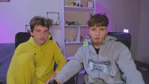 joseph_bear_ online show from October 2025 07:01:02 PM