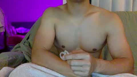 joshasian0713 online show from October 2025 10:11:01 AM