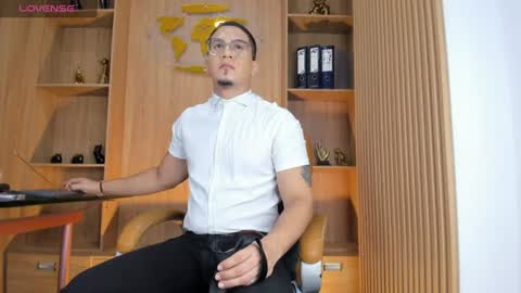joshmiller___ online show from June 2026 11:37:02 AM