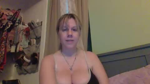 Lana Caruso online show from November 2025 02:33:02 AM