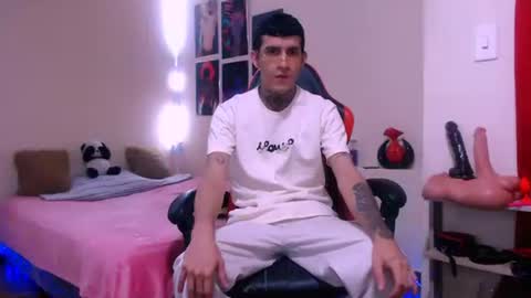 Snapshot of josue_linares chatting on March 2026 11:42:01 PM josue_linares online show from March 2026 11:42:01 PM