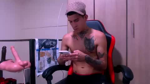 Snapshot of josue_linares chatting on April 2026 06:00:02 AM josue_linares online show from April 2026 06:00:02 AM