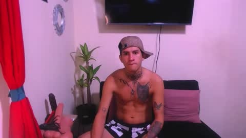 josue_linares online show from May 2026 01:47:02 AM